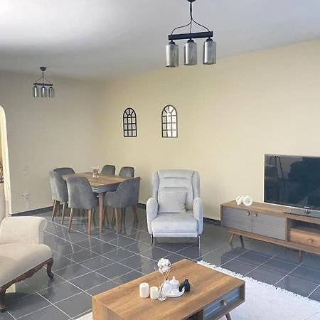 Comfy - Spacious Flat On The Kadikoey Seaside Apartment Istanbul Bagian luar foto