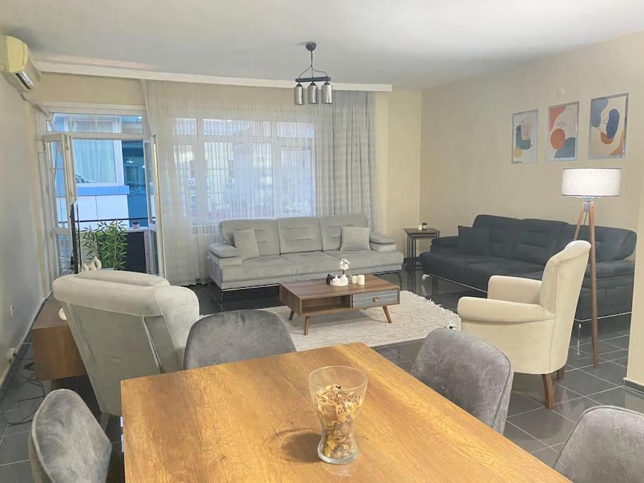 Comfy - Spacious Flat On The Kadikoey Seaside Apartment Istanbul Bagian luar foto