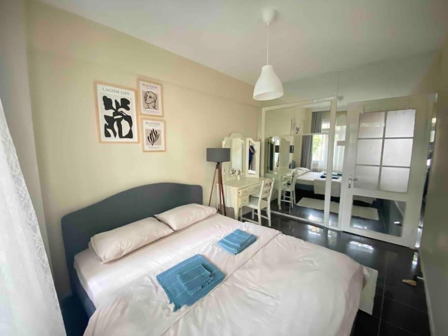Comfy - Spacious Flat On The Kadikoey Seaside Apartment Istanbul Bagian luar foto