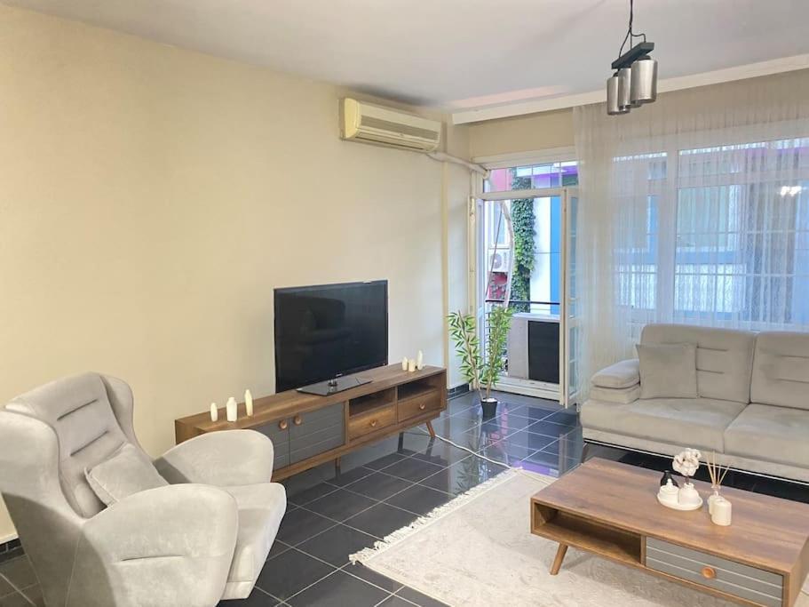 Comfy - Spacious Flat On The Kadikoey Seaside Apartment Istanbul Bagian luar foto