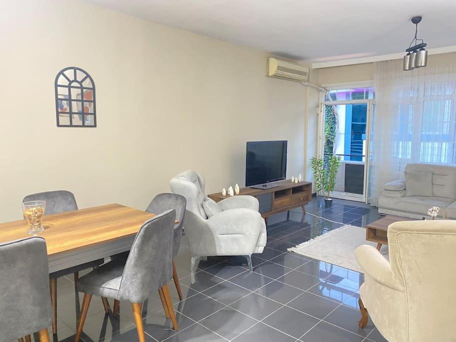 Comfy - Spacious Flat On The Kadikoey Seaside Apartment Istanbul Bagian luar foto